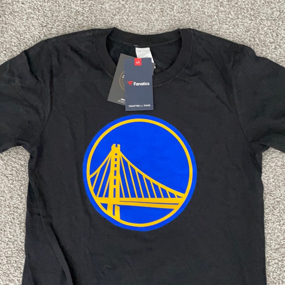 NWT Golden State Warriors T-Shirt (Size Small)